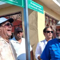 Alcaldía de Dajabón honra a Fernando Villalona con nombramiento de calle y reconocimiento a su trayectoria.