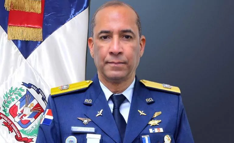 Ministro de Defensa designa nuevo director ejecutivo de la Dirección Nacional Antiterrorista