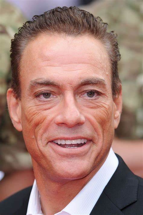 Jean Claude Van Damme acusado de tener relaciones sexuales con víctimas de tráfico humano