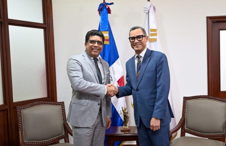 Ministerio de Trabajo y Alcaldía Santo Domingo Este acuerdan colaboración interinstitucional