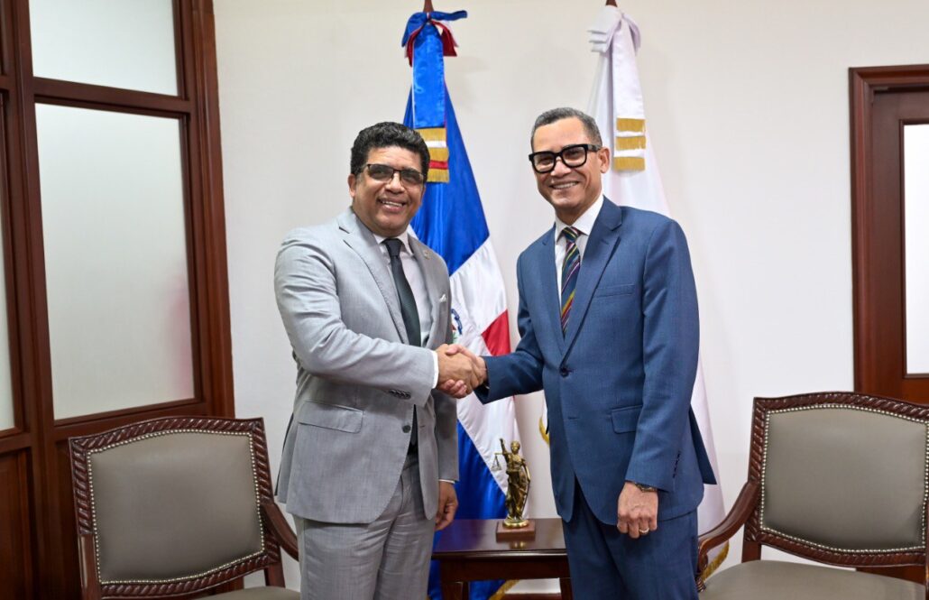 Ministerio de Trabajo y Alcaldía Santo Domingo Este acuerdan colaboración interinstitucional