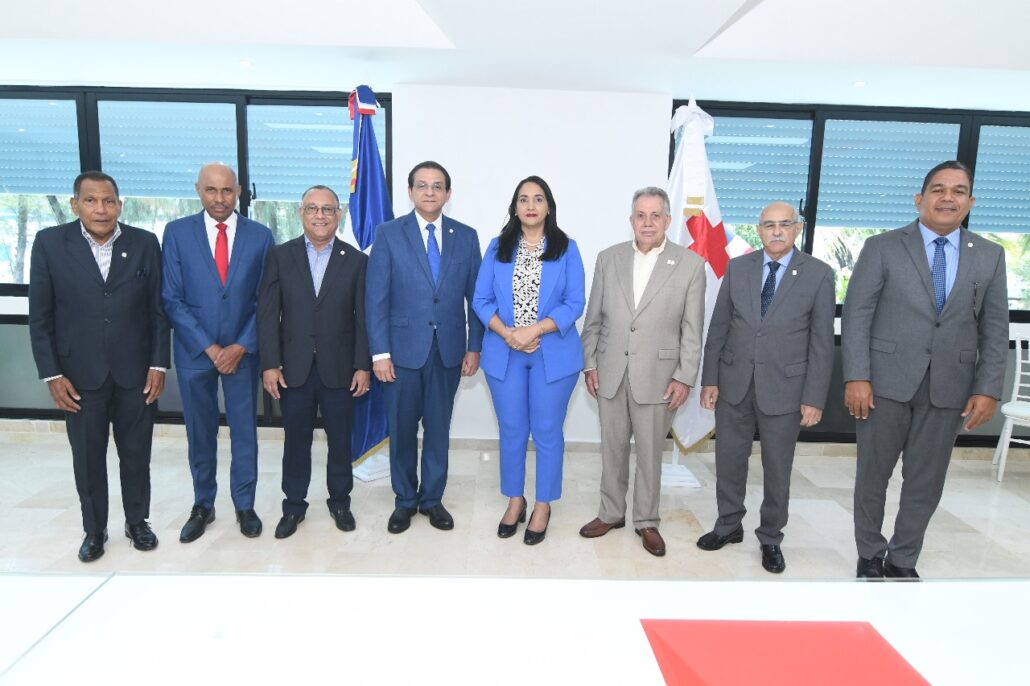 Comisión del Senado y Cruz Roja Dominicana suman esfuerzos para fomentar la donación de sangre