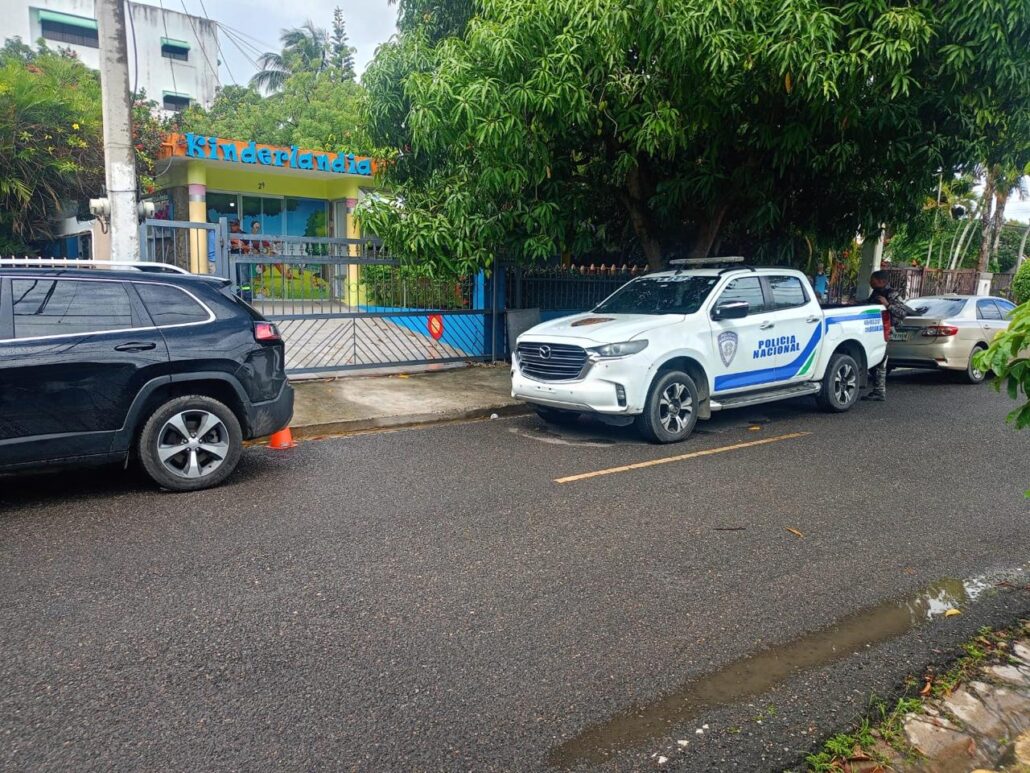 Muere niña tras caerle una pared encima en guardería de Santiago