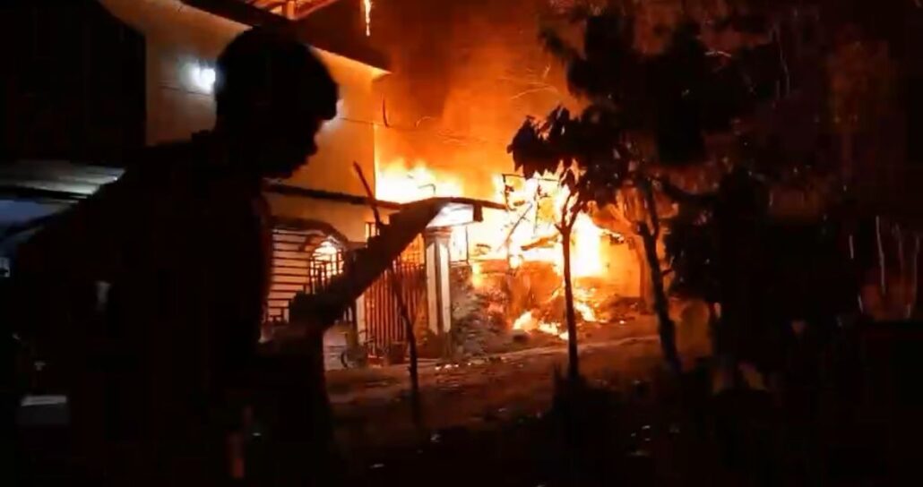 Incendio reduce a cenizas tres viviendas y familias claman por ayuda en Arroyo Toro-Masipedro