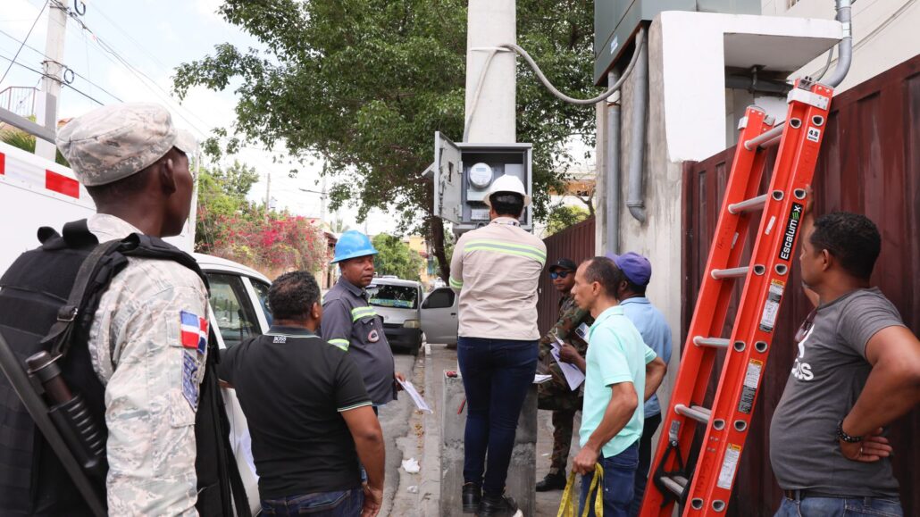 PGASE y EDEESTE detectan fraude en las instalaciones de DIES INDUSTRIAL durante operativo de inspección