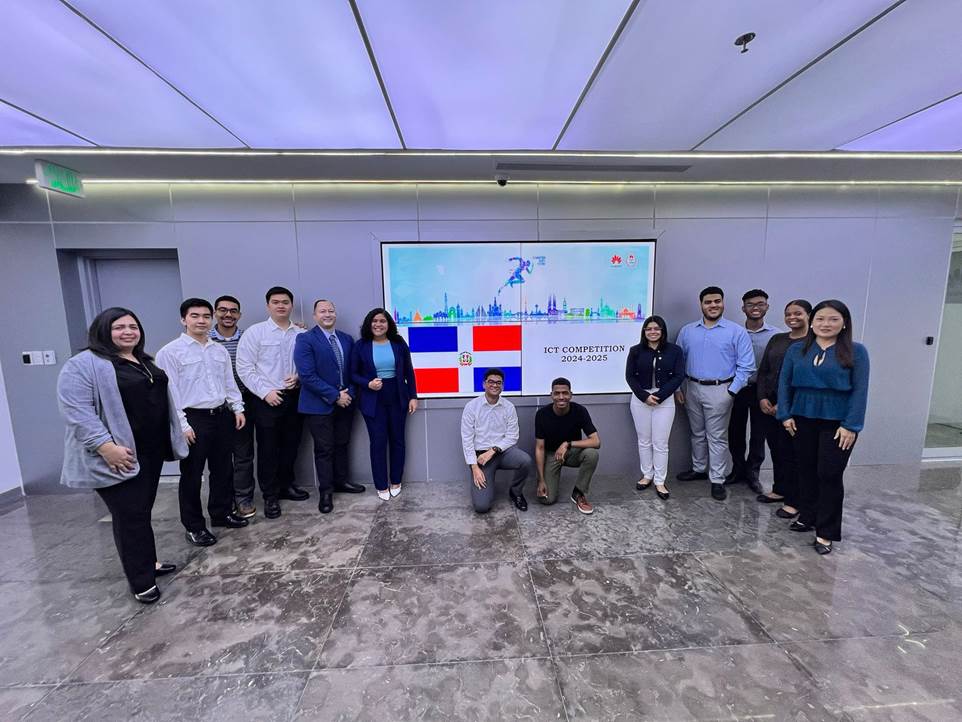 Estudiantes dominicanos avanzan a la fase regional de la Huawei ICT Competition 2024-2025