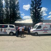 Entregan ambulancia y carro fúnebre para beneficiar a comunitarios de Pedro Brand