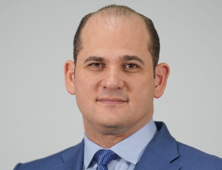 Director de Promese Cal garantiza insumos para víctimas de tragedia en Jet Set