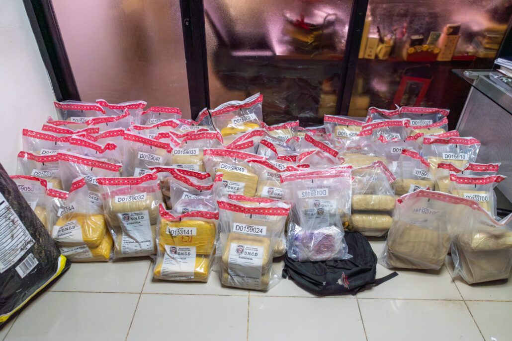 DNCD confisca 297 libras de marihuana en operativo de interdicción en Pedernales