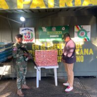 Ejército decomisa contrabando de cigarrillos oculto en compartimentos de un camión en San Juan de la Maguana
