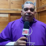 Párroco Robinson Mejía invita a misa de sanación cada miércoles en Bonao