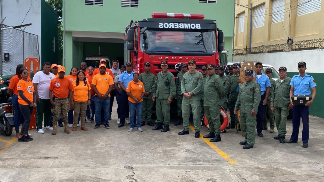 Bomberos y Defensa Civil ponen en marcha operativo Semana Santa 2025 en Bayaguana