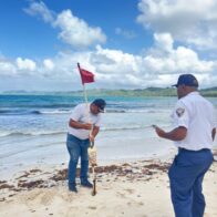Clausura temporal de Playa Rincón debido a alto oleaje en Samaná