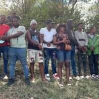 Detienen grupo de inmigrantes indocumentados que se ocultaba dentro de la propiedad de un agricultor en Elías Piña
