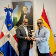 Consulado dominicano en Madrid reconoce a Héctor Acosta como “El Artista de los Dominicanos”