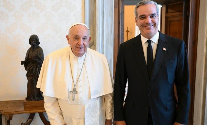 Abinader dice que la memoria del papa "permanecerá por siempre"