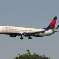 Evacuan avión en aeropuerto de Orlando por fallas en el motor
