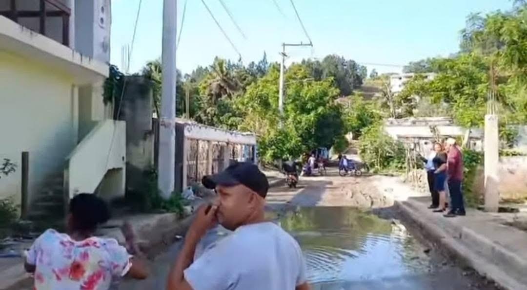 Comunidad de Piedra Blanca exige conclusión de trabajos viales paralizados