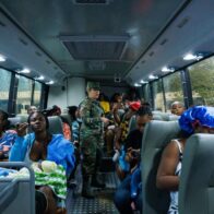 Lee Ballester supervisa repatriación parturientas haitianas para garantizar la aplicación de normas y el trato humano