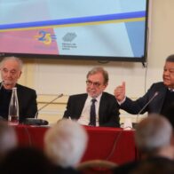 Leonel Fernández encabezó en Francia coloquio internacional sobre la Revolución de Abril de 1965