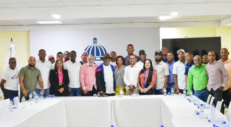 Monte Plata se convierte en la primera provincia en formalizar el voluntariado deportivo, según decreto 79-21