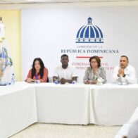 Gobernadora Rafaela Javier lidera reunión con el Voluntariado Deportivo de Monte Plata