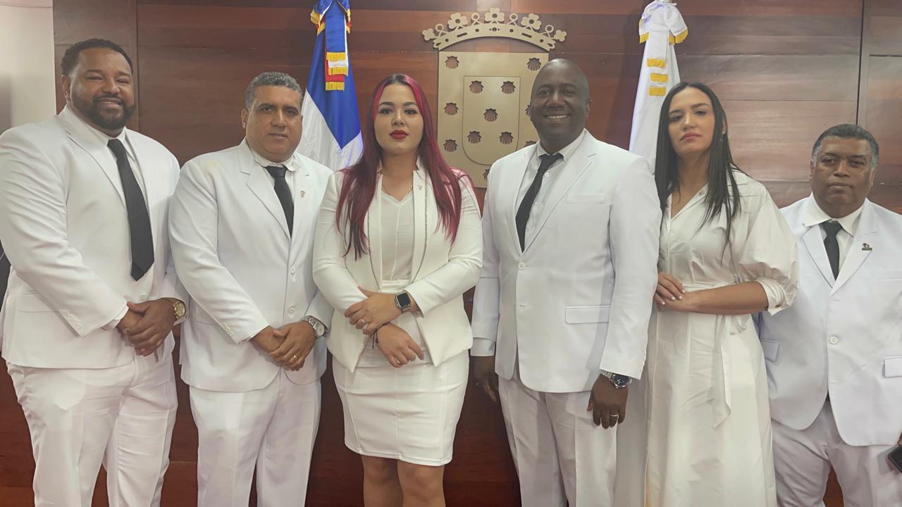 Regidores de la FP dicen que alcalde de Santiago “ha quedado un poco flojo” en su primer año de gestión