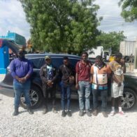 Detienen haitiano con tres compatriotas indocumentados abordo de una jeepeta