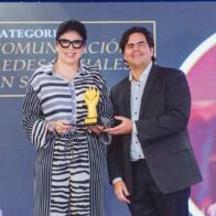 -La doctora Ana Simó junto a Miguel Sainz, fundador de DiarioSalud.