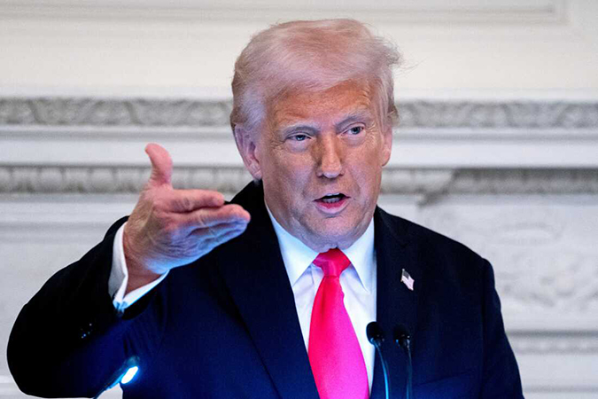 Trump suspende entrevistas para visas de estudiantes en todo el mundo