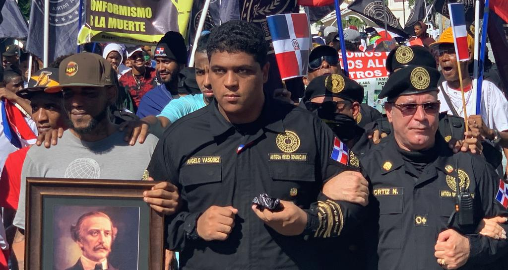 Movimiento Antigua Orden Dominicana mantiene convocatoria a marcha hacia el Palacio Nacional el 24 de abril