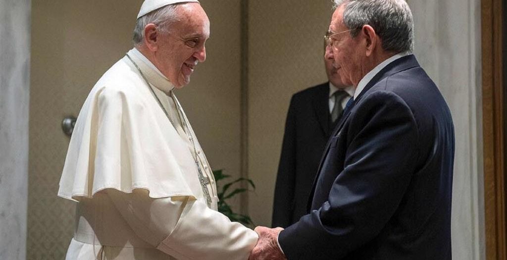 Raúl Castro, sobre el papa Francisco: "lo llevaré para siempre en mi corazón"