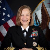 Trump despide a una oficial naval de EE. UU. en la OTAN