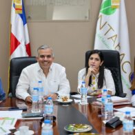 IVAN HERNANDEZ, VIVIANA RIVEIRO Y EQUIPO