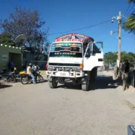 Camión haitiano cruzando la frontera.
