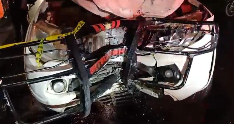 Mueren dos jóvenes que viajaban en motocicleta tras ser impactados por una camioneta en Santiago
