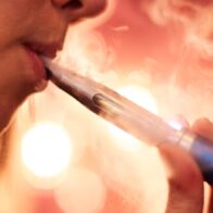 OMS pide urgentemente a los gobiernos prohibir sabores en productos de tabaco y nicotina