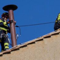 El Vaticano instala la chimenea que anunciará al nuevo Papa: todo listo para el cónclave