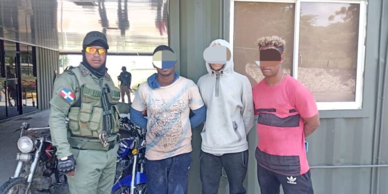 SENPA detiene a tres personas por posesión de especies marinas en veda durante operativo en Estero Hondo