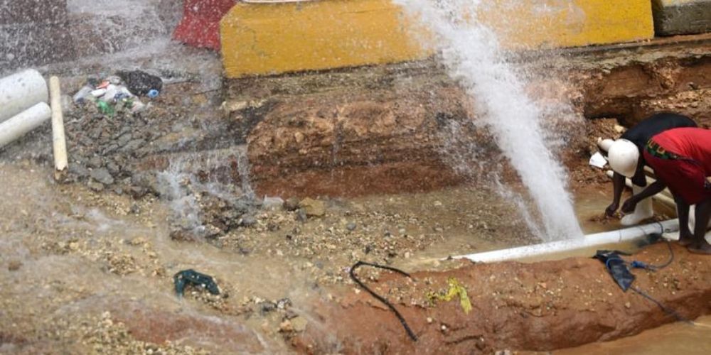CAASD trabaja en solución de averías causadas por empresas en la Zona Colonial