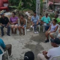 Residentes de La Penca se reúnen con la DNCD para exigir freno a presunto punto de drogas