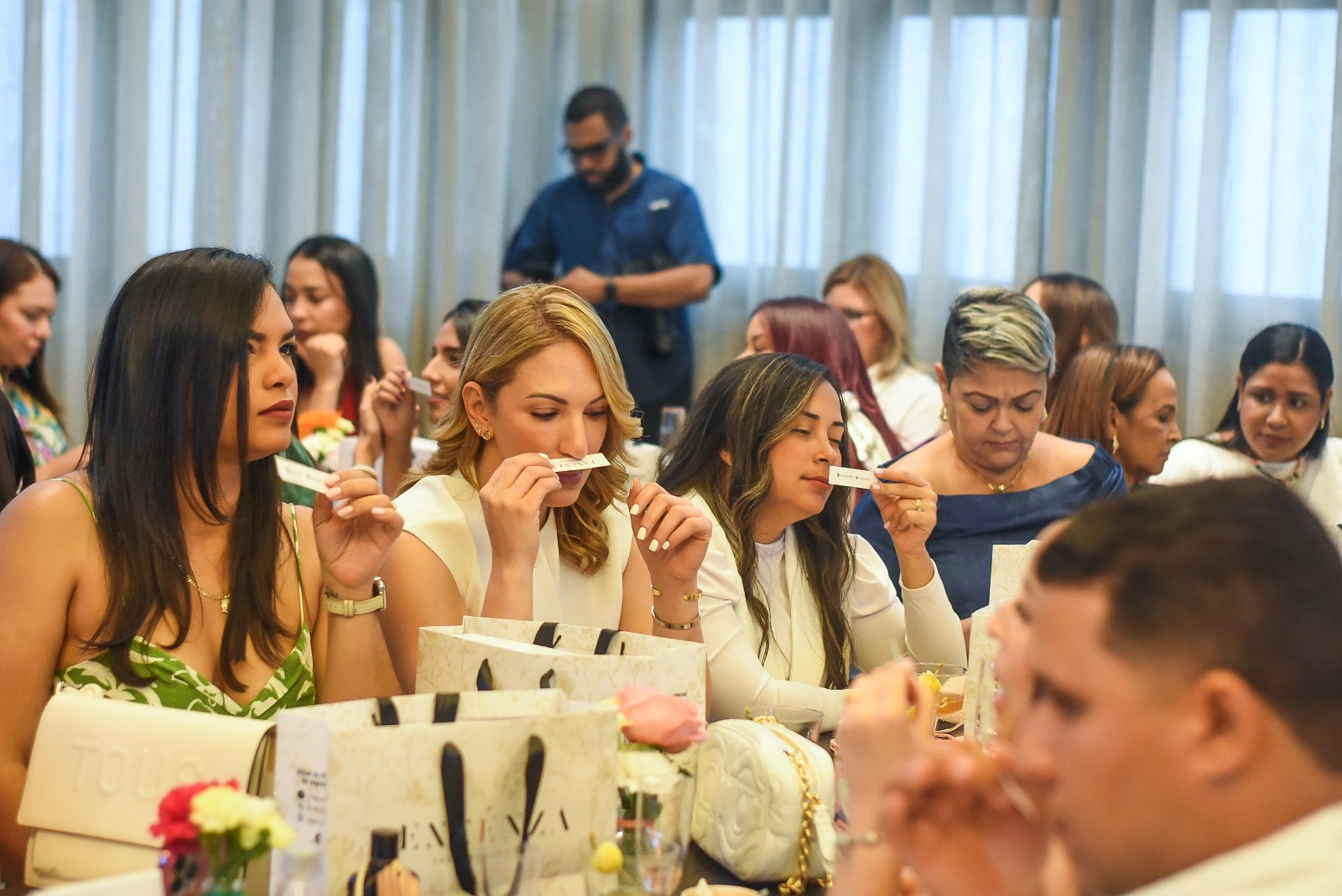 Celebran Gran Cata de Perfumes junto al perfumista internacional Andreas Skevoulis