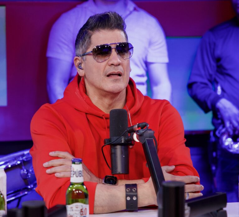 Eddy Herrera confiesa que fue “un novato apostador” cuando le tocó presentar Premios Soberano