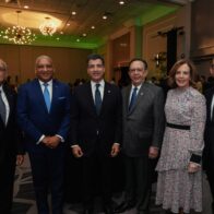 De izquierda a derecha, los señores Juan Lehoux, Ervin Novas Bello, Christopher Paniagua, Héctor Valdez Albizu, Clarissa de la Rocha de Torres, y Fausto Arturo Pimentel Peña..