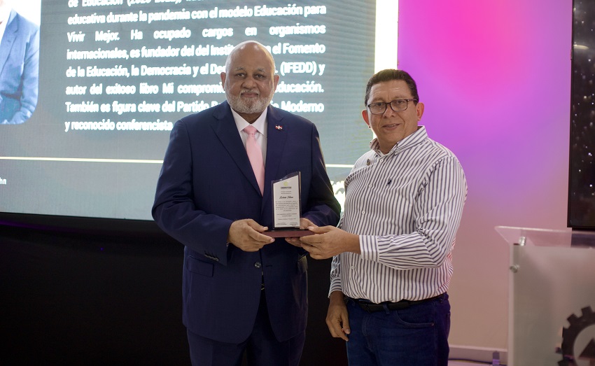 Roberto Fulcar lleva su visión de “Liderazgo Trascendente” a Honduras ante líderes de seis países