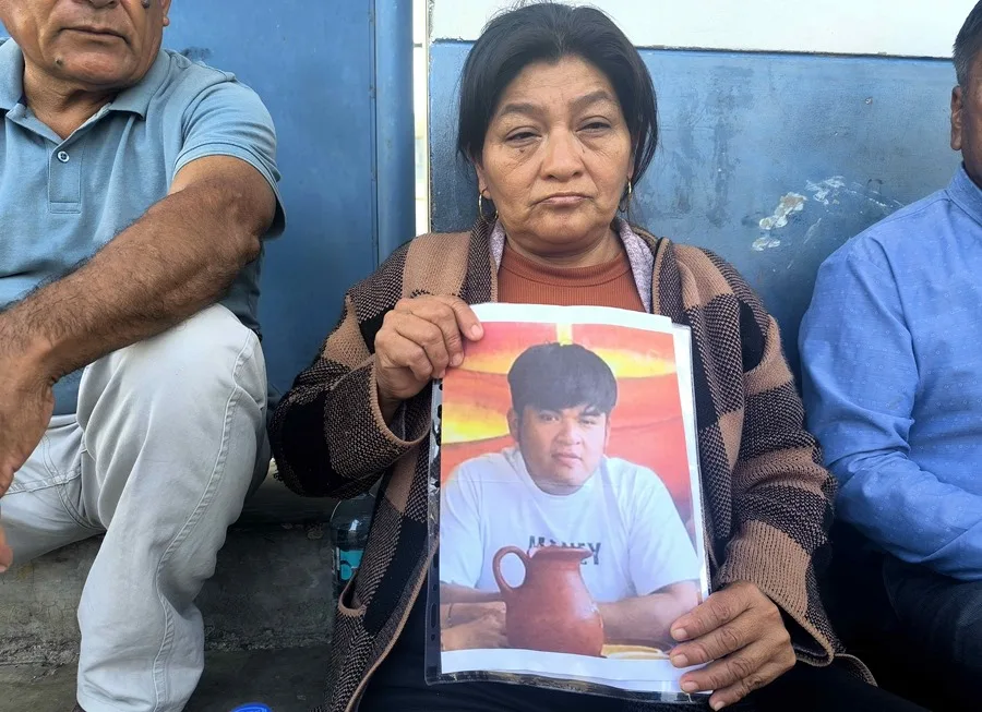 Perú decreta toque de queda y control de FFAA en distrito donde asesinaron a 13 mineros