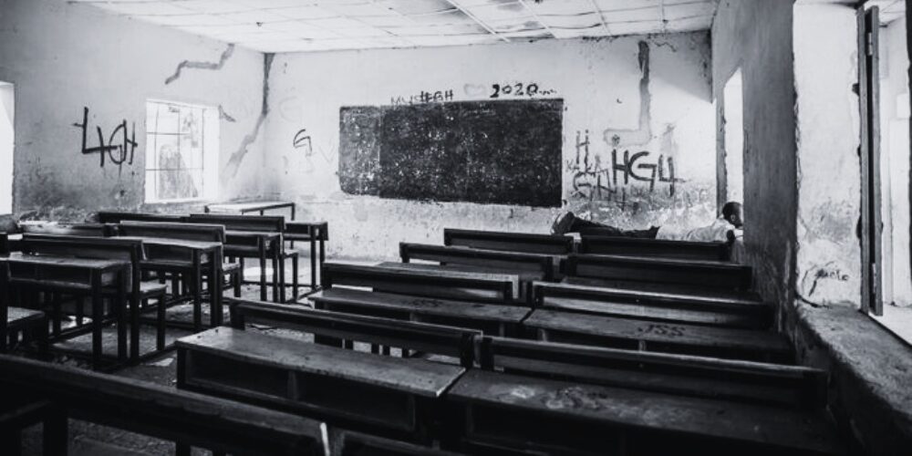 Matan a un maestro y secuestran a varias personas en el ataque a una escuela en Nigeria