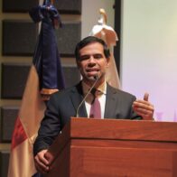 Con amplio respaldo, Roberto Ángel presenta “El Poder de las Buenas Palabras en Bani”