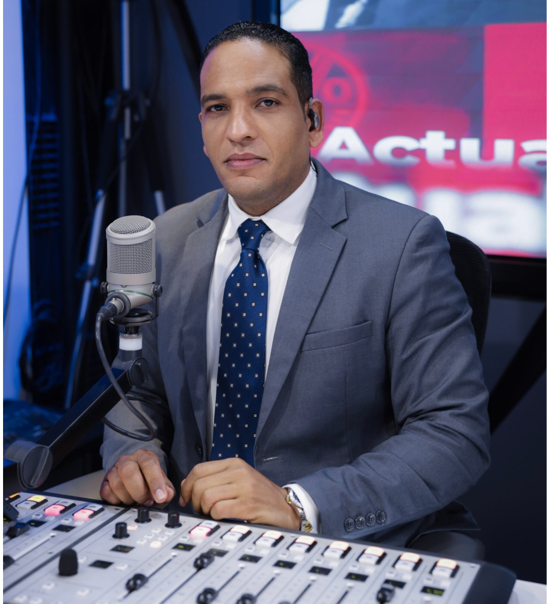 Hansel García critica "el clientelismo popular de los políticos al entregar funditas en los barrios"
