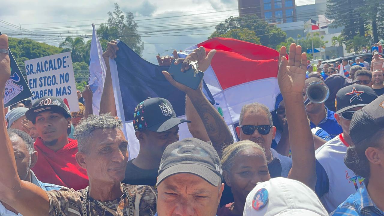 Central Nacional de Trabajadores del Transporte realiza marcha en Santiago